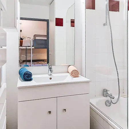Appartement Les Jardins De L'oyat-3 By Interhome